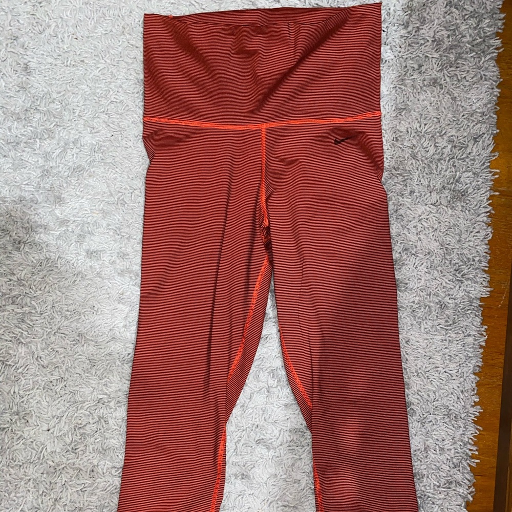NIKE capri leggings